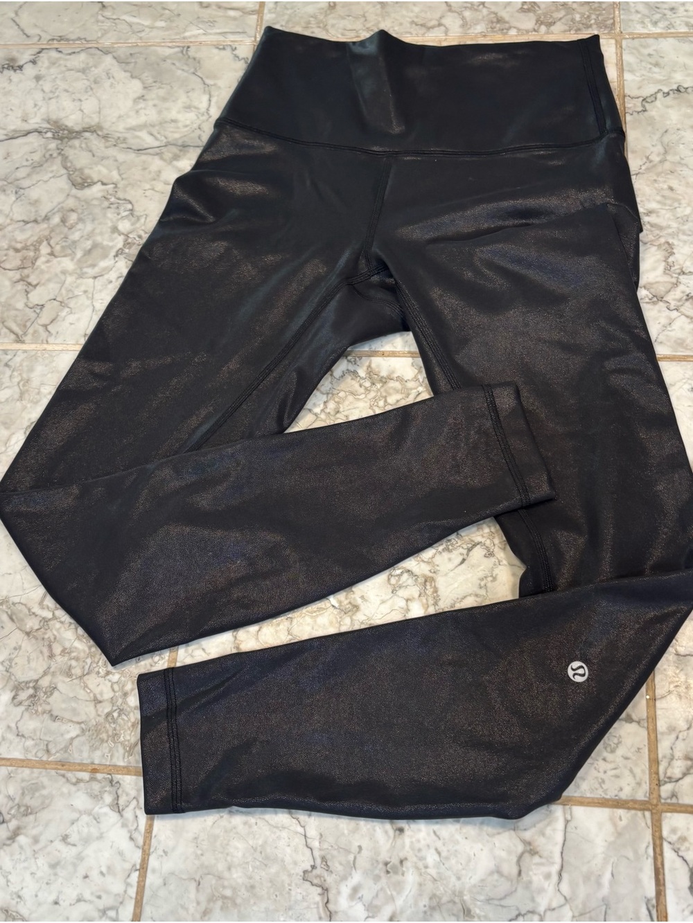Lululemon Leggings - Black Shiny - Size 6